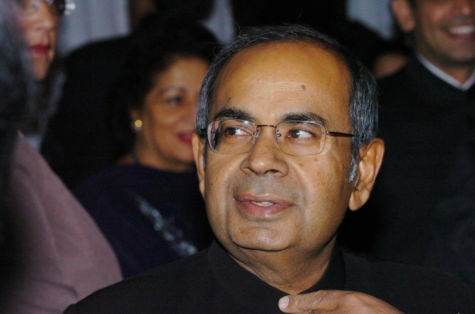Gopichand Hinduja arrives for the Midnight Mantra Ball at the Grosvenor House Hotel in central London Saturday September 24 2005. Photo by PA Images via Reuters