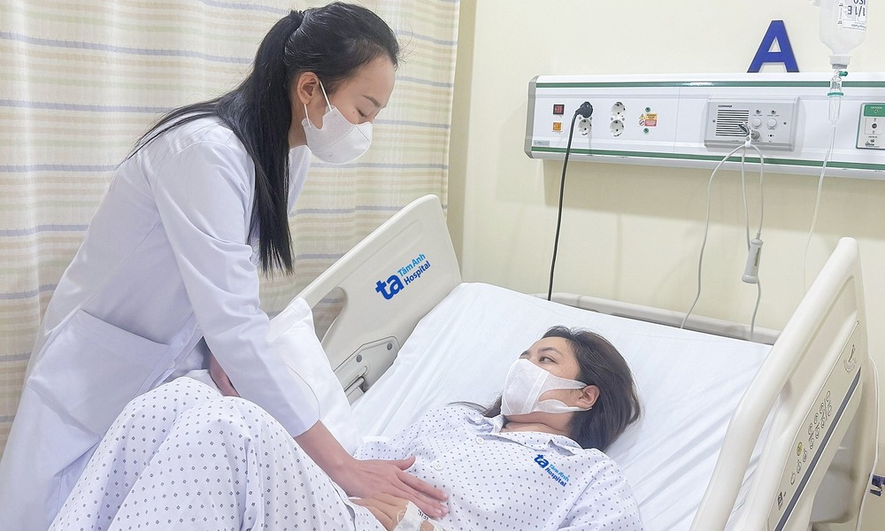 Over 50 hospitalized after eating from banh mi shop in Ho Chi Minh City - VnExpress International