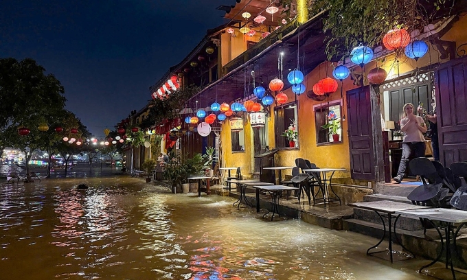 Vietnam's tourist favorite Hoi An goes knee-deep in water as river rises overnight