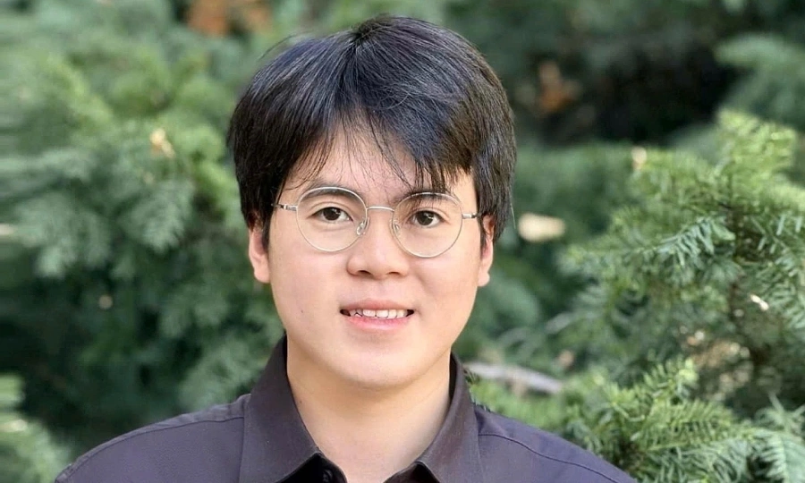 한때 대학 시험에 실패한 베트남 학생이 미국 정부 기관에서 93,000달러의 일자리를 얻었습니다