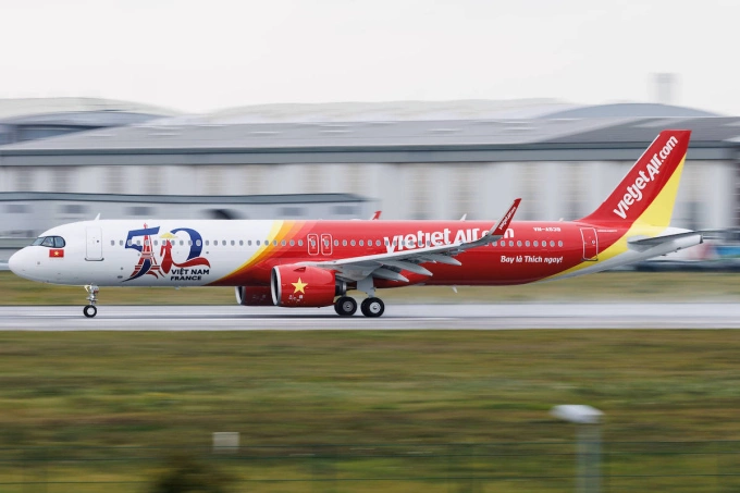 The Airbus A321 of Vietjet takes off from Hamburg Finkenwerder Airport in October 2024. Photo by IMAGO via Reuters