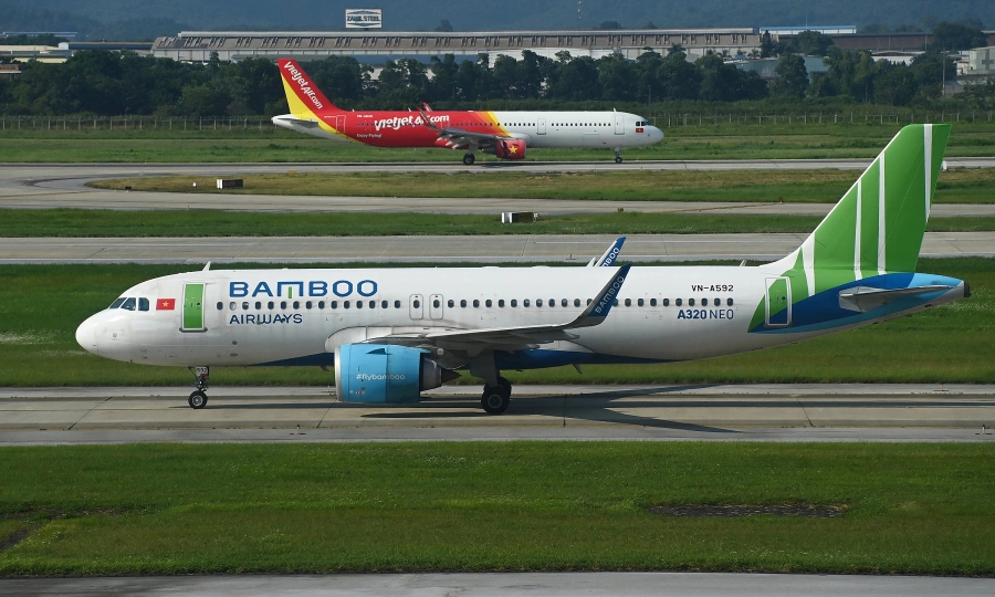 Storm Koto가 경로를 변경함에 따라 베트남에서 수십 개의 항공편이 방향을 바꾸었습니다