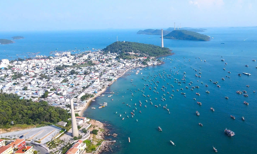 Politics Power outage hits Phu Quoc after undersea cable snaps, thousands still in the dark