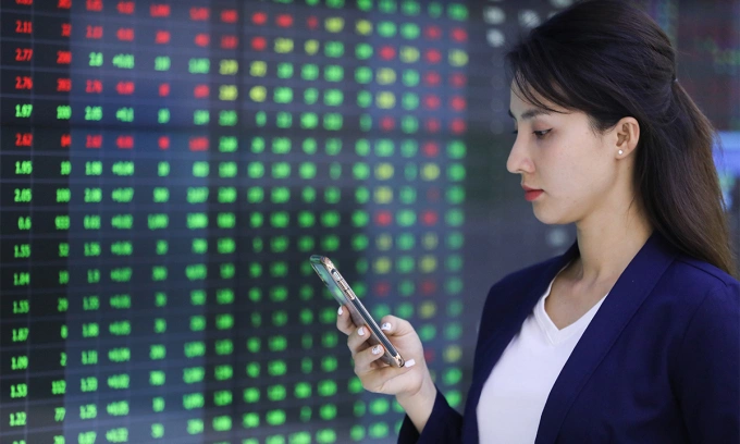 Vietnam stocks reach 6-week peak