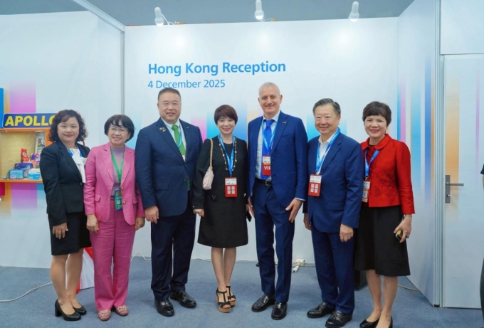 HKTDCs representatives at the event. Photo courtesy of HKTDC