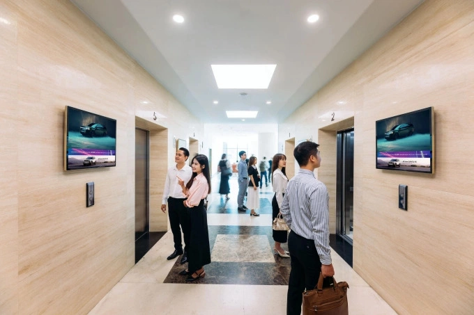 The companys elevator advertising screen system. Photo courtesy of Chicilon Digital Media