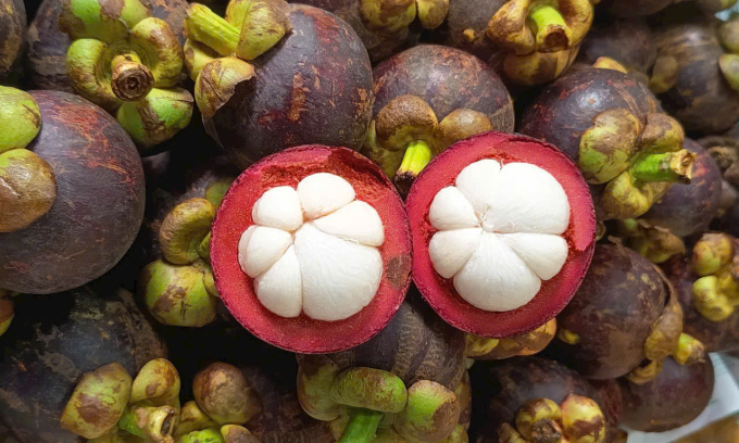 Thai mangosteens on sale at a store in Tan Dinh Ward, Ho Chi Minh City. Photo by Cuong Nguyen
