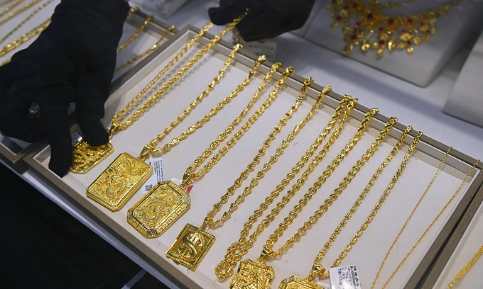 Gold prices recover
