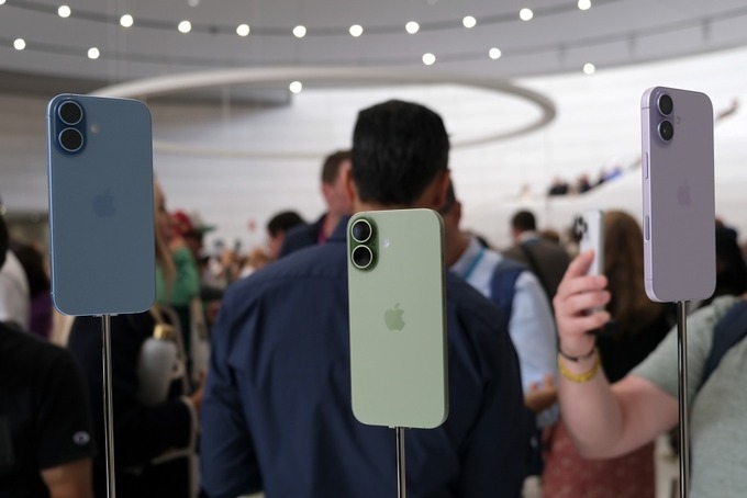 iPhone 17 models displayed at the at the launch event on Sept. 9, 2025. Photo by VnExpress/Tuan Hung