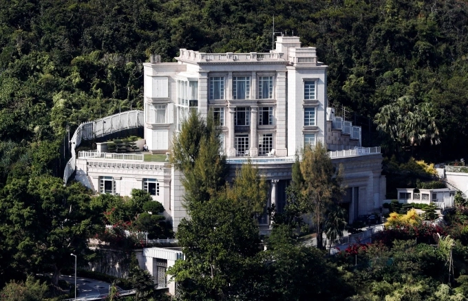 Hong Kong tycoon Li Ka-shings mansion is pictured in Hong Kong, China, Nov. 23, 2019. Photo by Reuters