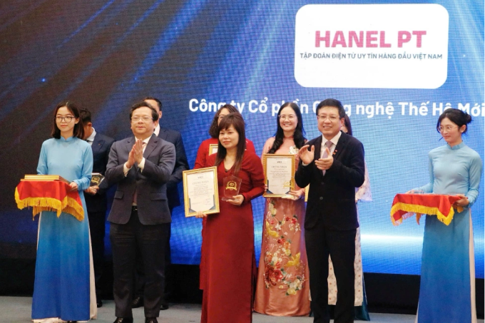 Hanel PT receives a certificate from VCCI at the forum Vietnam Suppliers – Journey to Excellence, on Jan. 29, 2026. Photo courtesy of Hanel PT