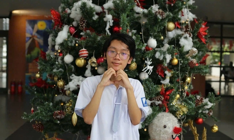 Politics After 400 practice tests in 18 months, Vietnamese student nails perfect 1600 on SAT