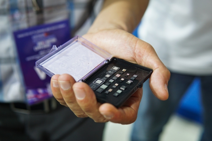 Chips developed by Vietnamese engineers. Photo by VnExpress/Luu Quy