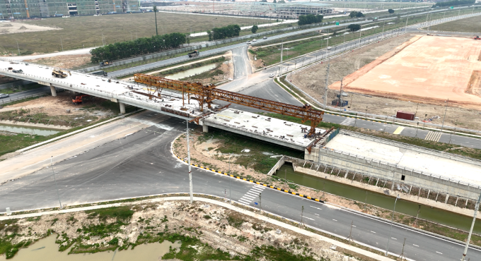 The new National Highway 3 overpass (Hanoi-Thai Nguyen Expressway) connects the Yen Phong II-A industrial park with neighboring industrial parks in Bac Ninh. Photo courtesy of Western Pacific Group