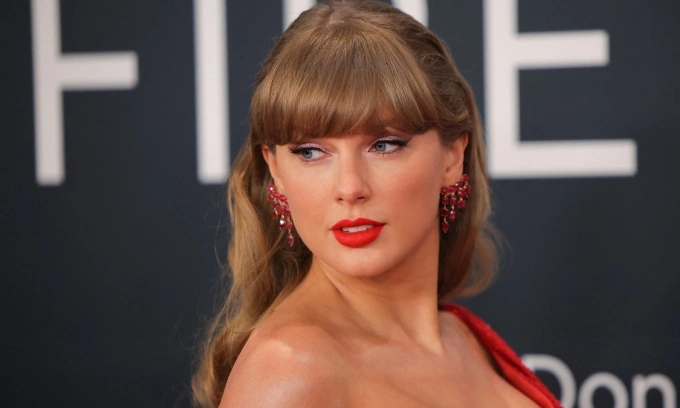 How do female celebrity billionaires make their fortunes?