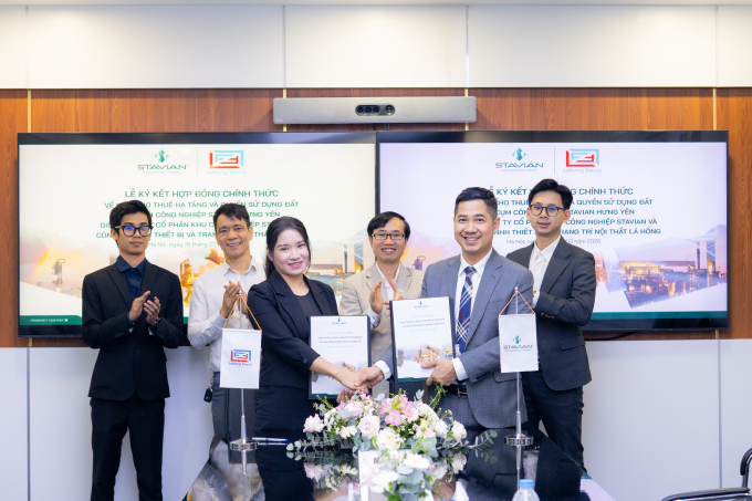 Signing ceremony of land use right and infrastructure sublease contracts at Stavian Hung Yen Industrial Cluster. Photo courtesy of Stavian Industrial Park