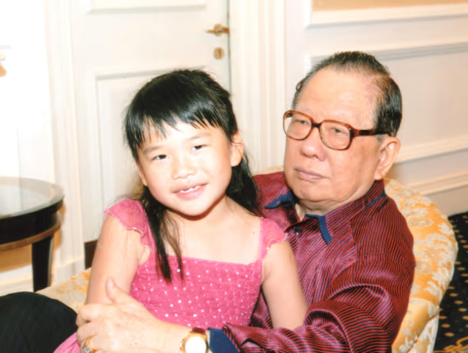 Yeoh Pei Xien and her late grandfather Tan Sri Yeoh Tiong Lay – founder of YTL Group. Photo courtesy of Yeoh Pei Xien