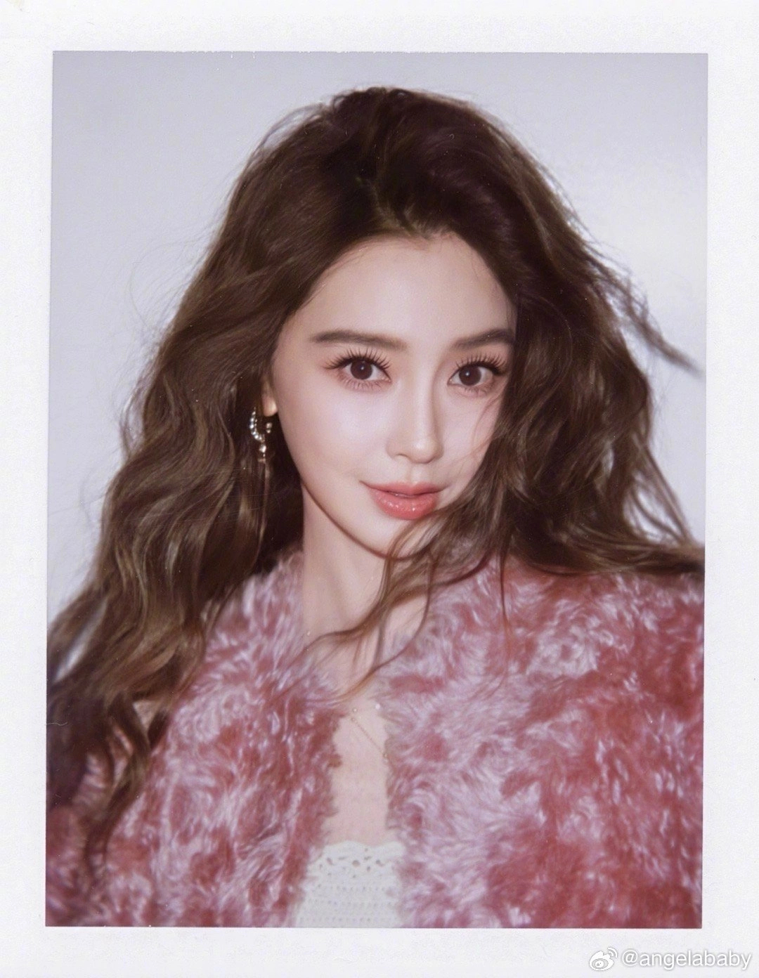 Angelababy's career struggles continue following controversy over attending Blackpink Lisa's cabaret performance - VnExpress International Angelababy's career struggles continue following controversy over attending Blackpink Lisa's cabaret performance - VnExpress International