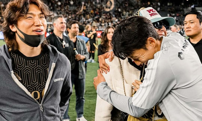South Korean icons Son Heung-min and G-Dragon share viral moment on pitch