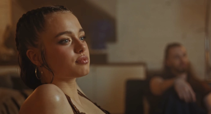 Shiloh Jolie, daughter of Hollywood stars Angelina Jolie and Brad Pitt, appears in the teaser for K-pop singer Dayoung’s single What’s a Girl to Do. Photo from Starship Entertainments YouTube