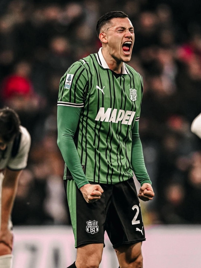 Indonesia center-back Jay Idzes during a game for Sassuolo in the Serie A. Photo by Instagram/@jayidzes