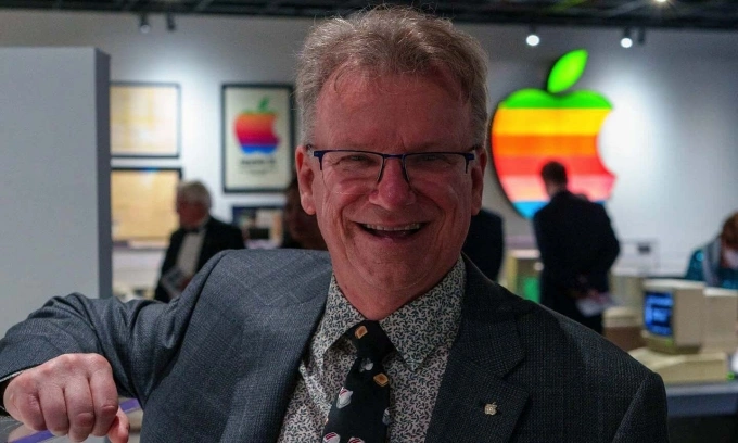 Meet Chris Espinosa, the only Apple employee still with the company since its founding 50 years ago - VnExpress International