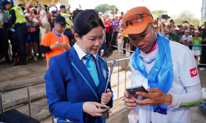 'Chinese Forrest Gump' sets world record running 100 km daily for 100 days