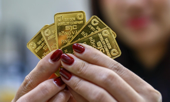 Gold prices rise