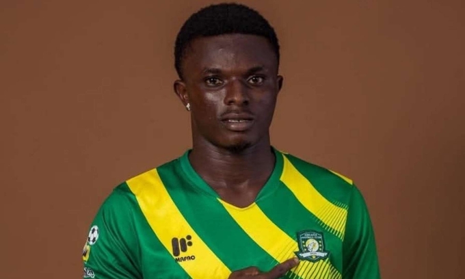 20-year-old football player killed in team bus attack in Ghana