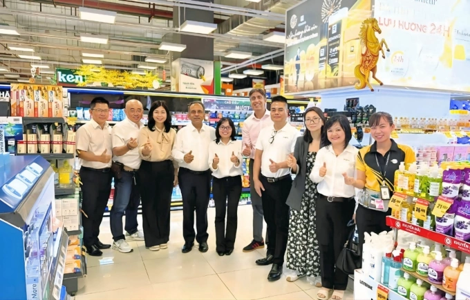 Wipro’s senior leadership during a supermarket channel survey in Ho Chi Minh City. Photo courtesy of Wipro