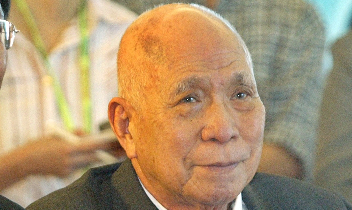 Malaysian rags-to-riches tycoon Lim Goh Tong at his office in Kuala Lumpur on Dec. 31, 2003. Photo by Reuters