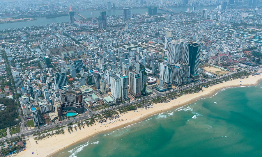 Vietnam’s Tourism Surge: What Ho Chi Minh City and Da Nang’s Popularity Among Thai Travelers Means for Expats and Investors