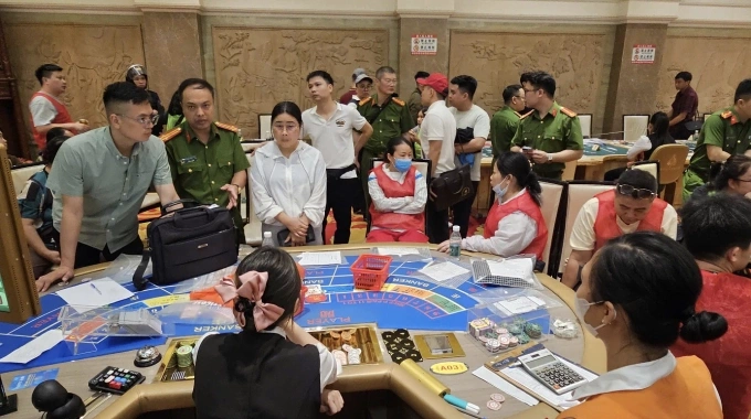 Police bust an entertainment club and found gamblers in Lang Son Province, April 21, 2026. Photo courtesy of Lang Son Province police
