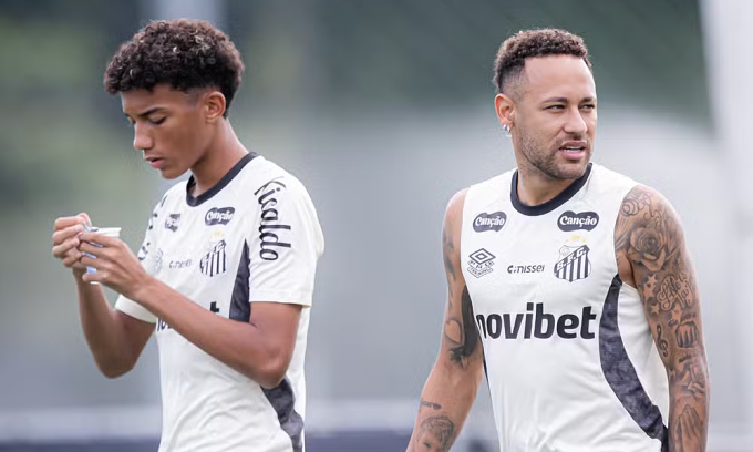 Neymar apologizes for slapping 18-year-old teammate