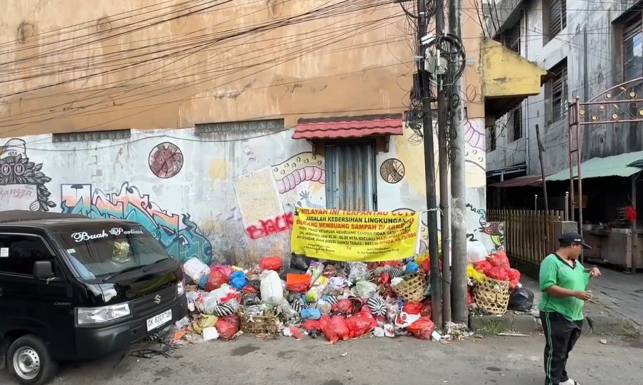 'Trashed' Bali sees authorities launch zero tolerance on dumping