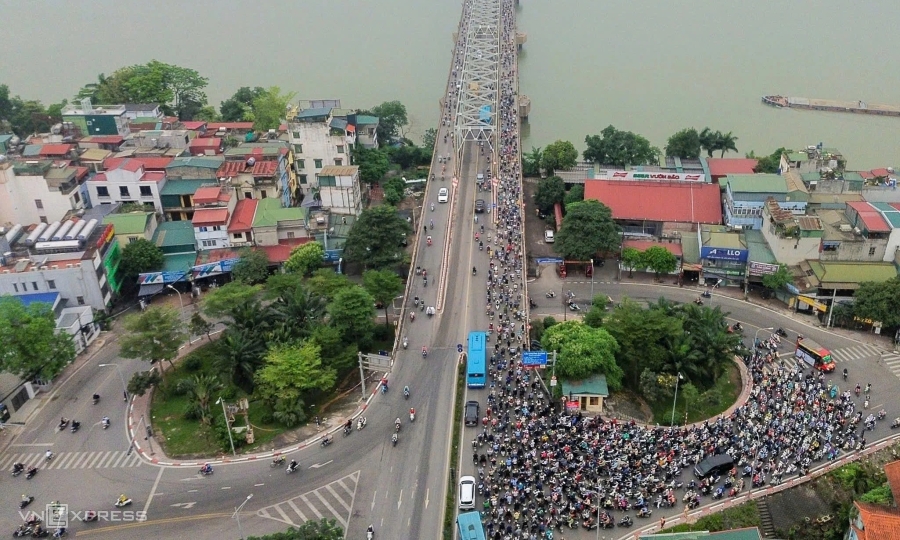 Hanoi to restrict private vehicles from 2035 as metro network nears completion