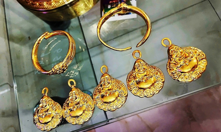 Woman caught wearing 2 kg of gold at airport reveals $11M transnational trafficking ring