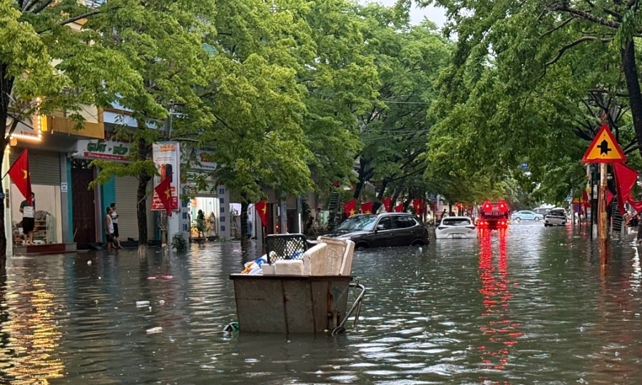 Heavy rains, whirlwinds cause $387,000 damage in Vietnam provinces