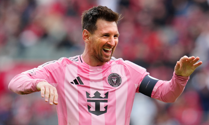 Lionel Messi joins Cristiano Ronaldo in billionaire footballers club