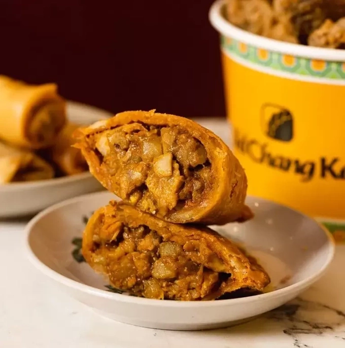Leaving multinational firm for curry puff stall: How entrepreneur Han Keen Juan grew Old Chang Kee brand in world's second richest country 4 Old Chang Kees curry puff. Photo from the companys website