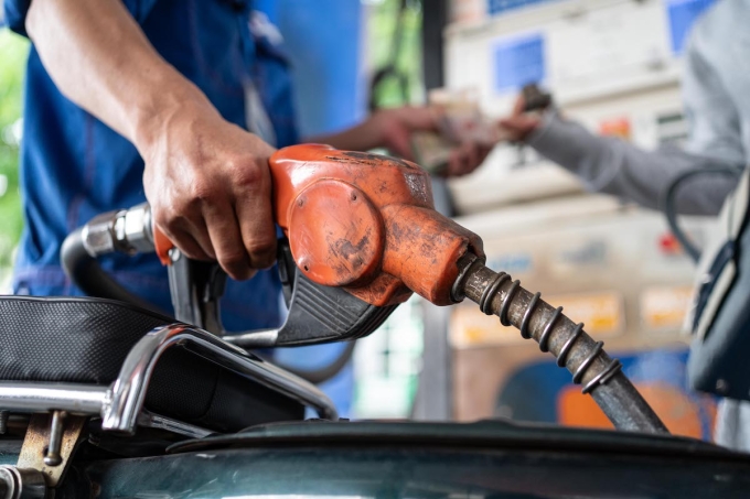 Fuel prices dip - VnExpress International 2 An employee refills a motorbike at a fuel station in Hanoi on May 28, 2026. Photo by VnExpress/Hoang Giang