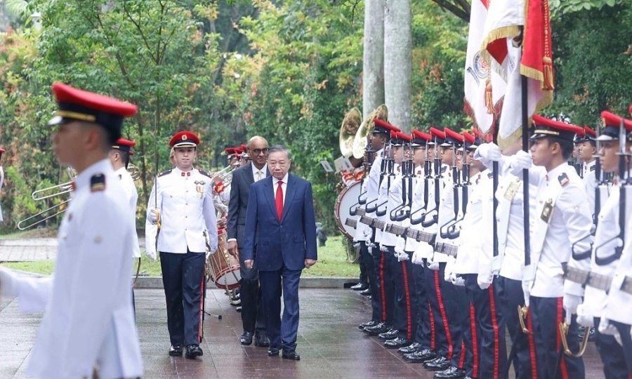 Singapore holds official welcome ceremony for Vietnamese Party and state leader
