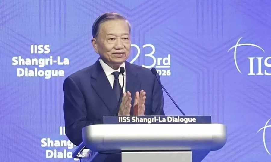 Vietnam's top leader pledges to help build safer, more resilient and prosperous Asia-Pacific