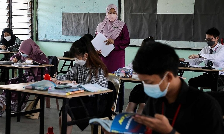 Malaysia requires social media age checks barring under-16 accounts
