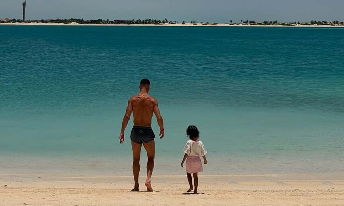 Cristiano Ronaldo enjoys luxury vacation with family ahead of World Cup