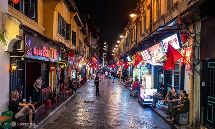 Hanoi night economy plan to offer overnight amusement
