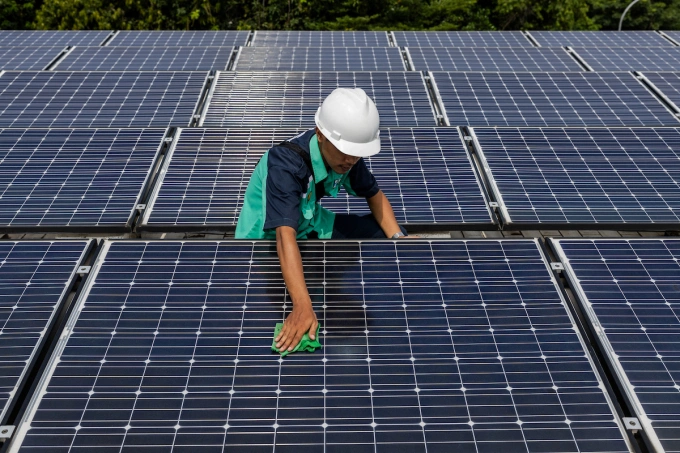 Indonesia earmarks $71B for mega solar power project 1 A worker is cleaning solar panels that provide partial electrical power to Istiqlal Mosque in Jakarta, Indonesia, on May 3, 2024. Photo by Nurphoto via AFP