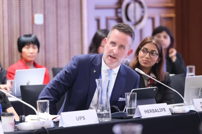 Herbalife strengthens sustainable development cooperation in Vietnam 1 Julian Cacchioli, representative of Herbalife, speaks at a working session between the Ministry of Health and the U.S.-ASEAN Business Council business delegation. Photo courtesy of US-ASEAN Business Council and Herbalife Vietnam