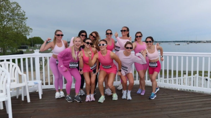 Bride Allie Zunick (C) and her friends celebrate her bachelorette party with a half marathon. Photo by Instagram/@nikkiziner