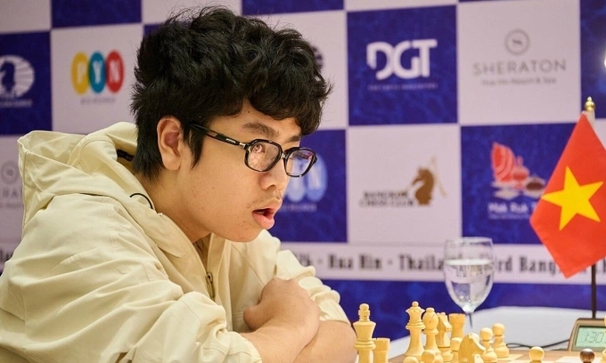 15-year-old player Dau Khuong Duy during the match with Brandon Jacobson in the eighth round of the Bangkok Open, where he won the title in Thailand on April 18, 2026. Photo by Bangkok Open